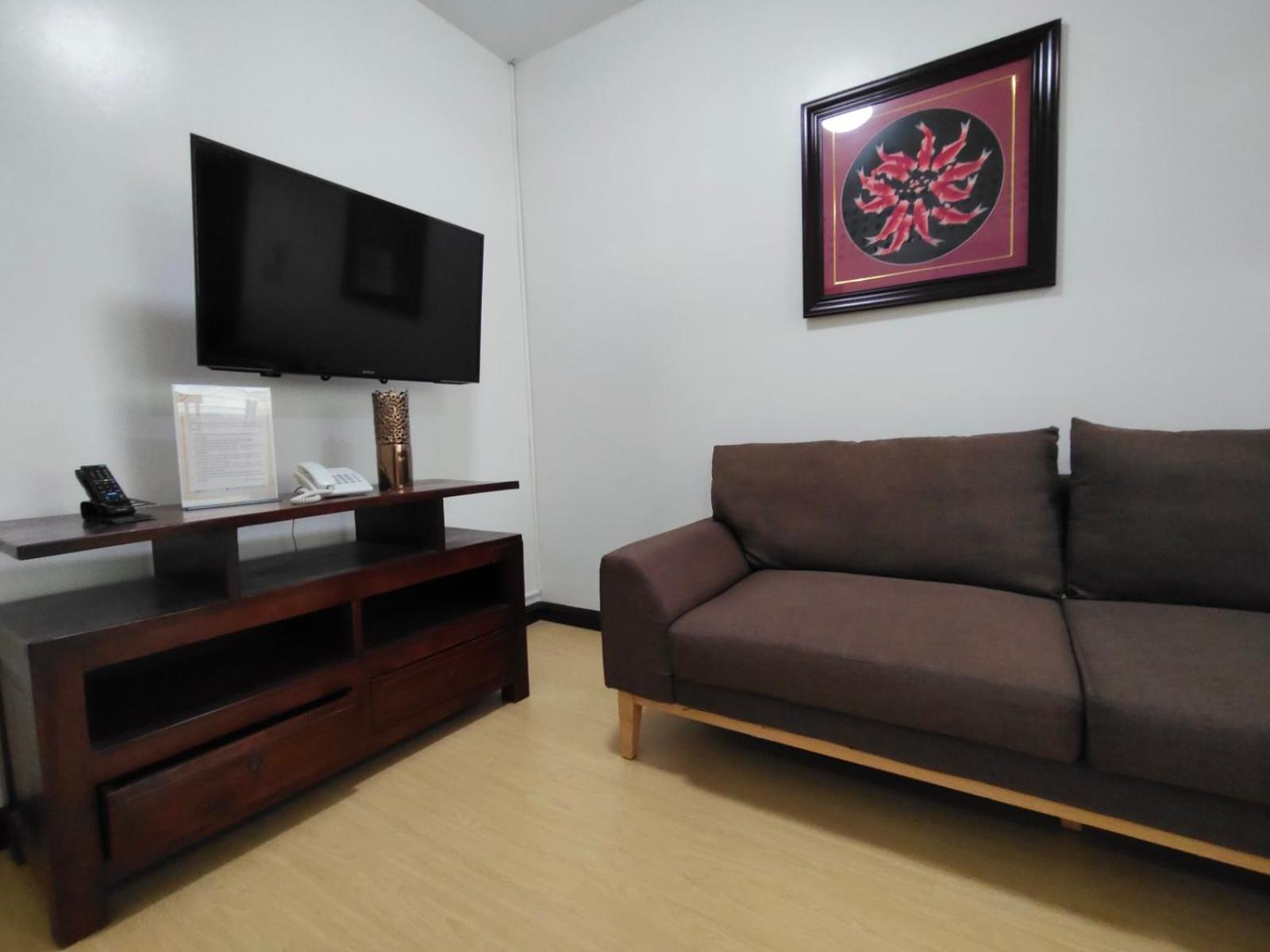 La Belladoza Near Airport Hotell Paranaque City Eksteriør bilde
