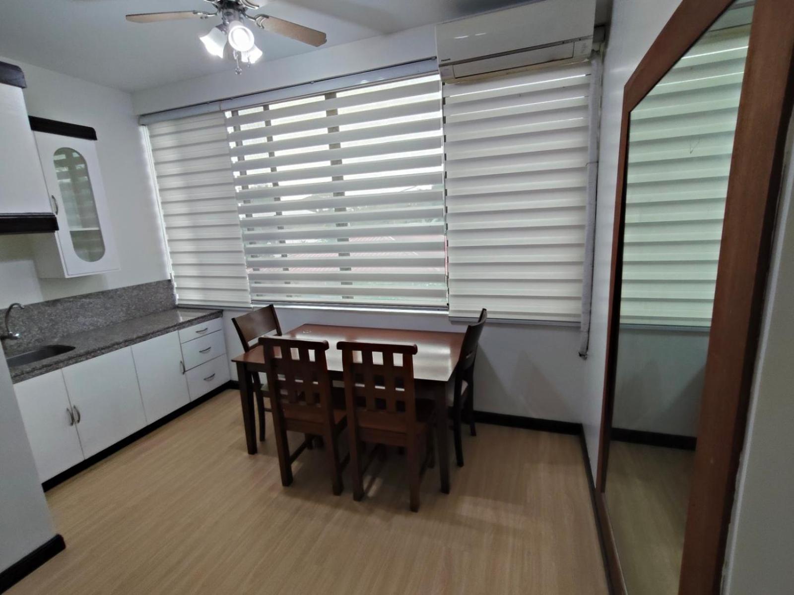 La Belladoza Near Airport Hotell Paranaque City Eksteriør bilde