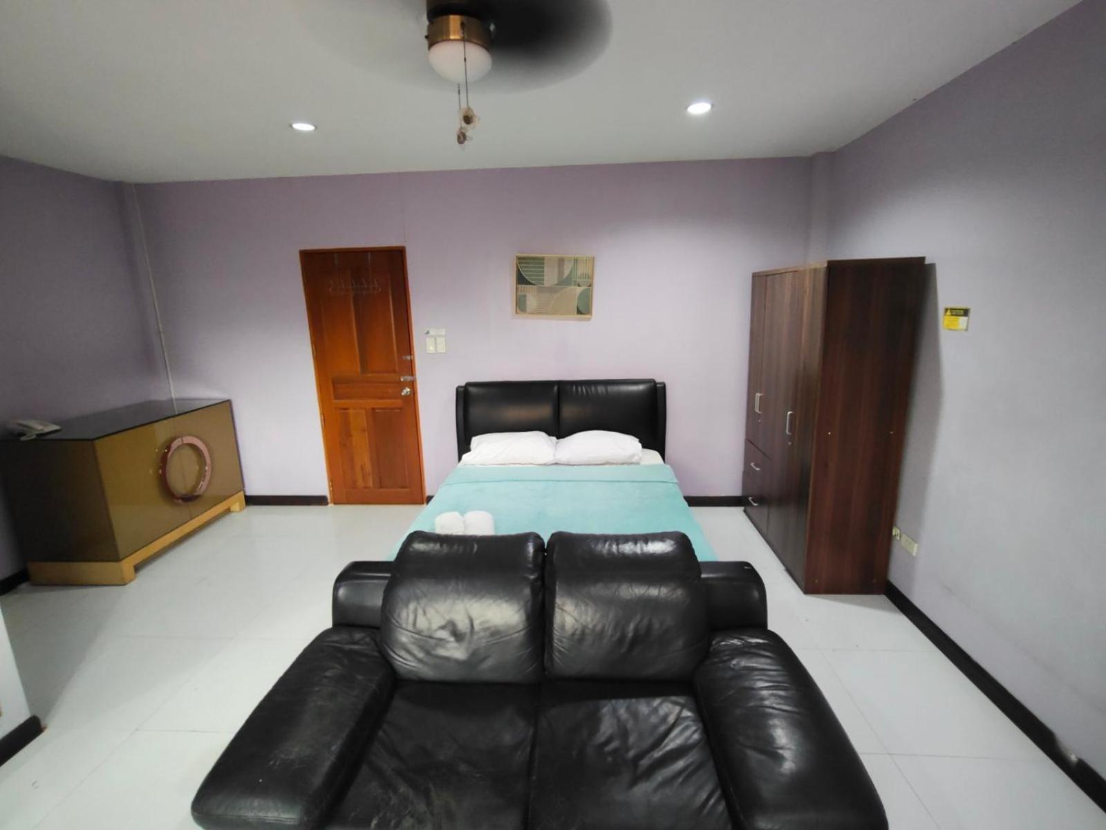 La Belladoza Near Airport Hotell Paranaque City Eksteriør bilde