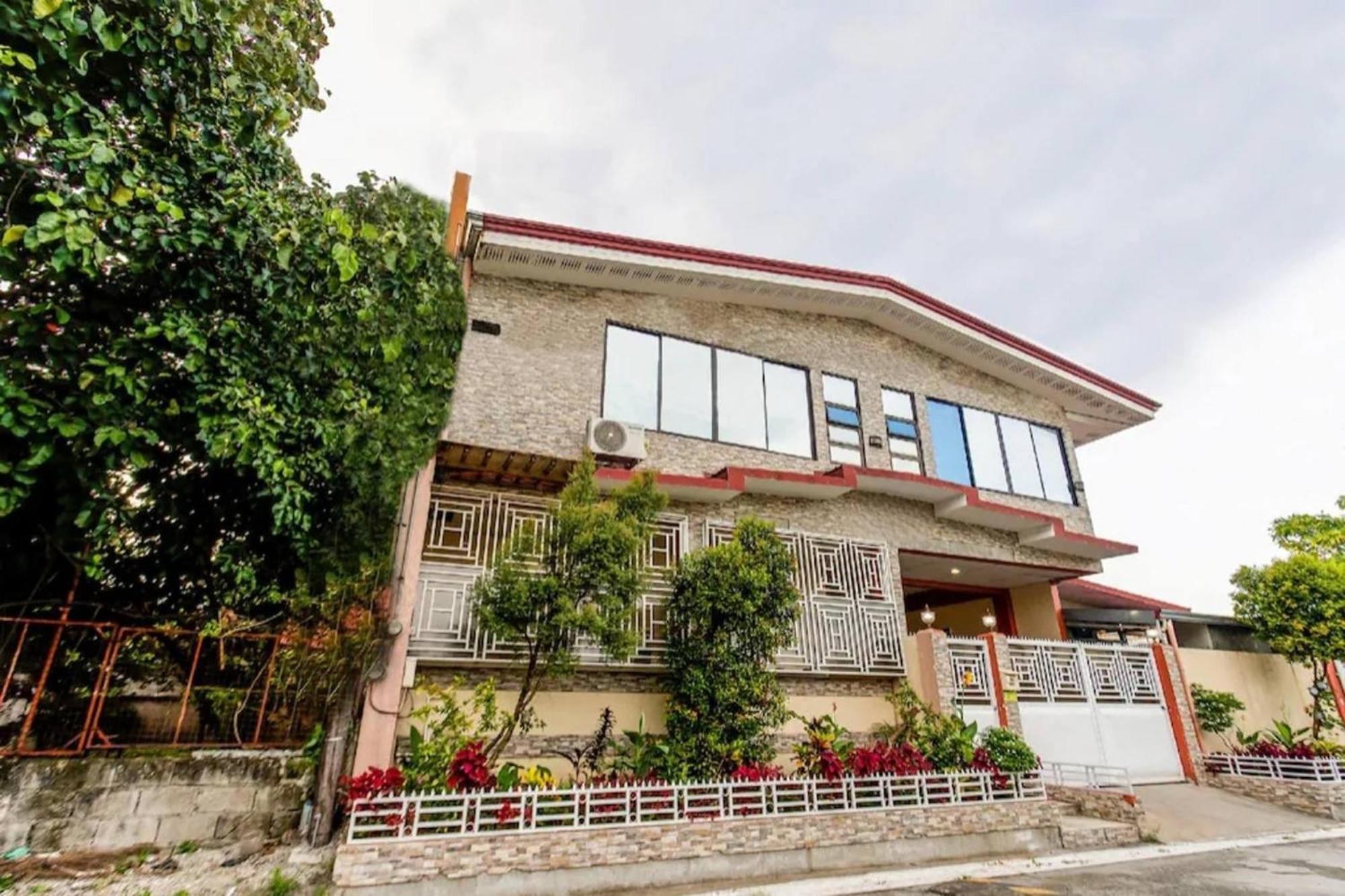 La Belladoza Near Airport Hotell Paranaque City Eksteriør bilde