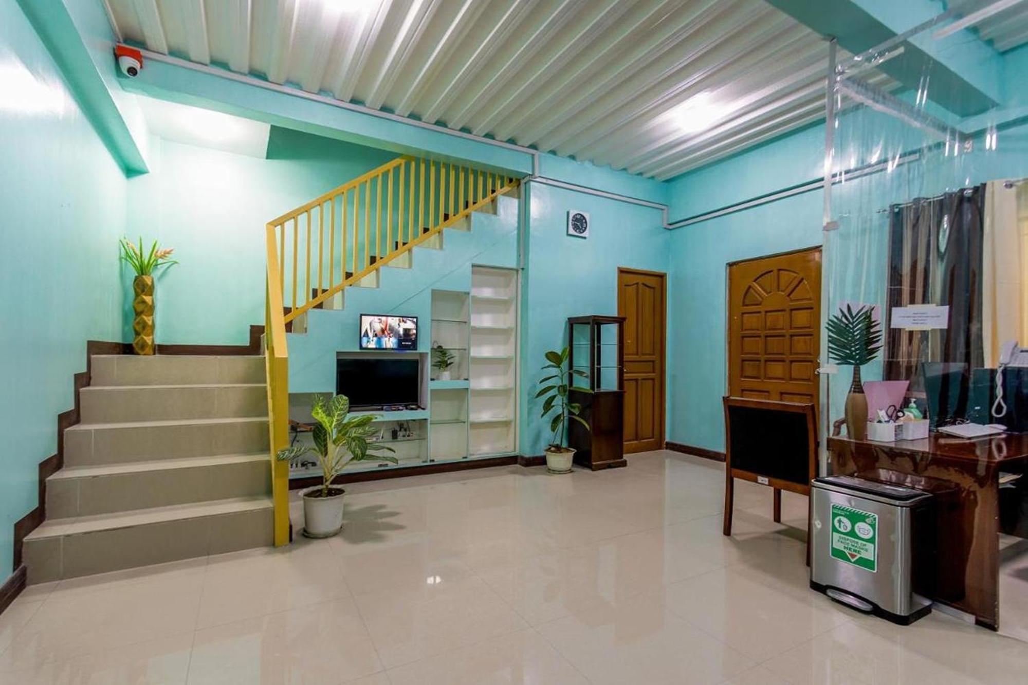 La Belladoza Near Airport Hotell Paranaque City Eksteriør bilde