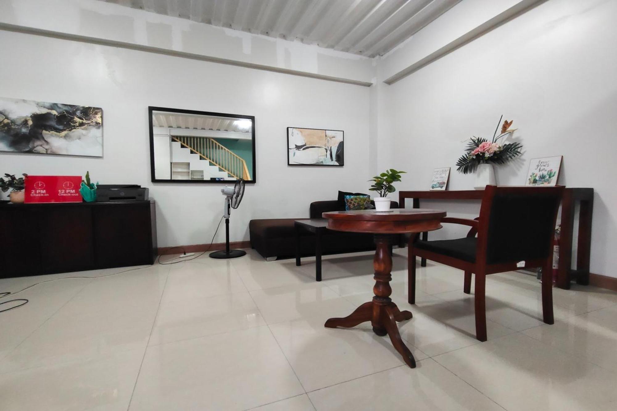La Belladoza Near Airport Hotell Paranaque City Eksteriør bilde